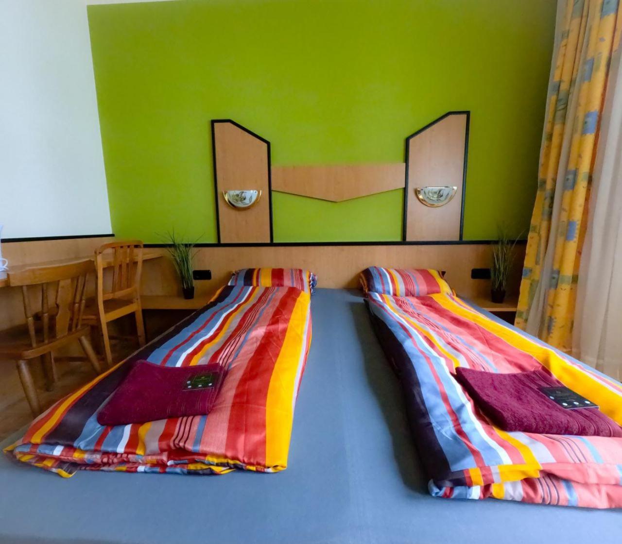 Cozy Rooms - U3 Hutteldorferstrasse Вена Экстерьер фото