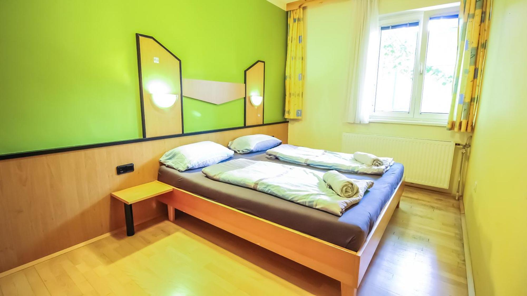Cozy Rooms - U3 Hutteldorferstrasse Вена Экстерьер фото