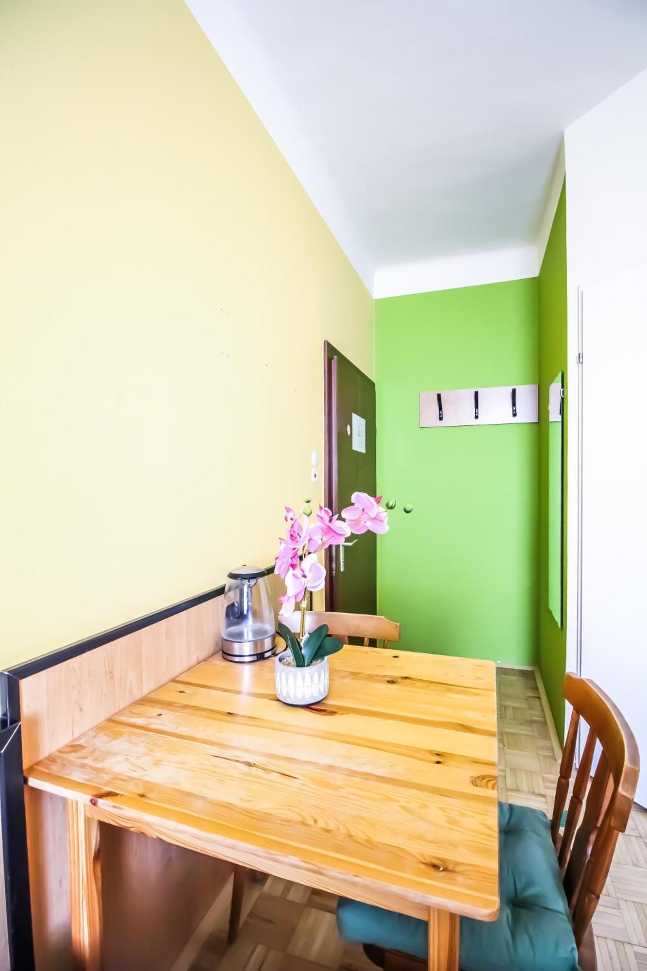 Cozy Rooms - U3 Hutteldorferstrasse Вена Экстерьер фото