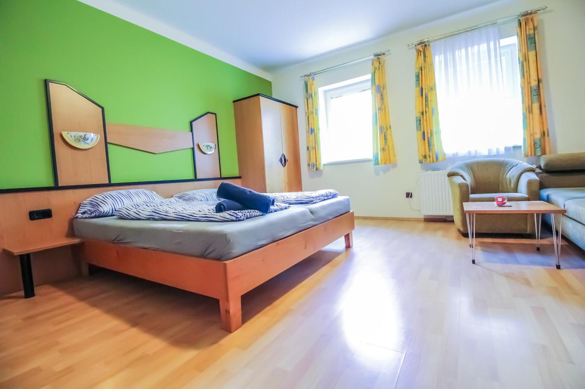 Cozy Rooms - U3 Hutteldorferstrasse Вена Экстерьер фото